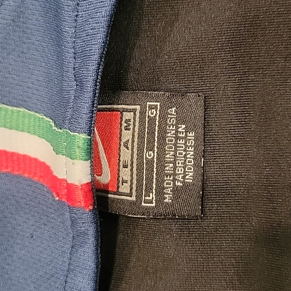 Nike tee - Picture 2 of 5